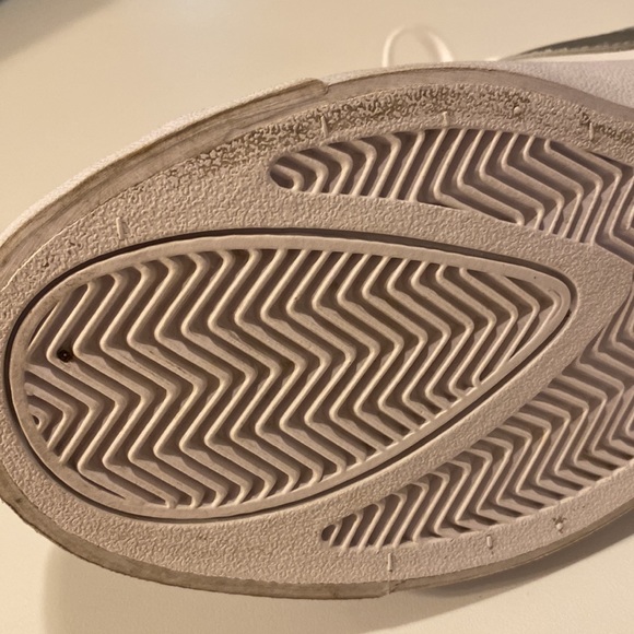 Nik - Picture 3 of 4